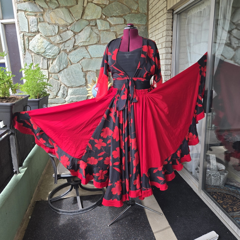 Belly / Latin  Dance 25 Yard Skirt and Top